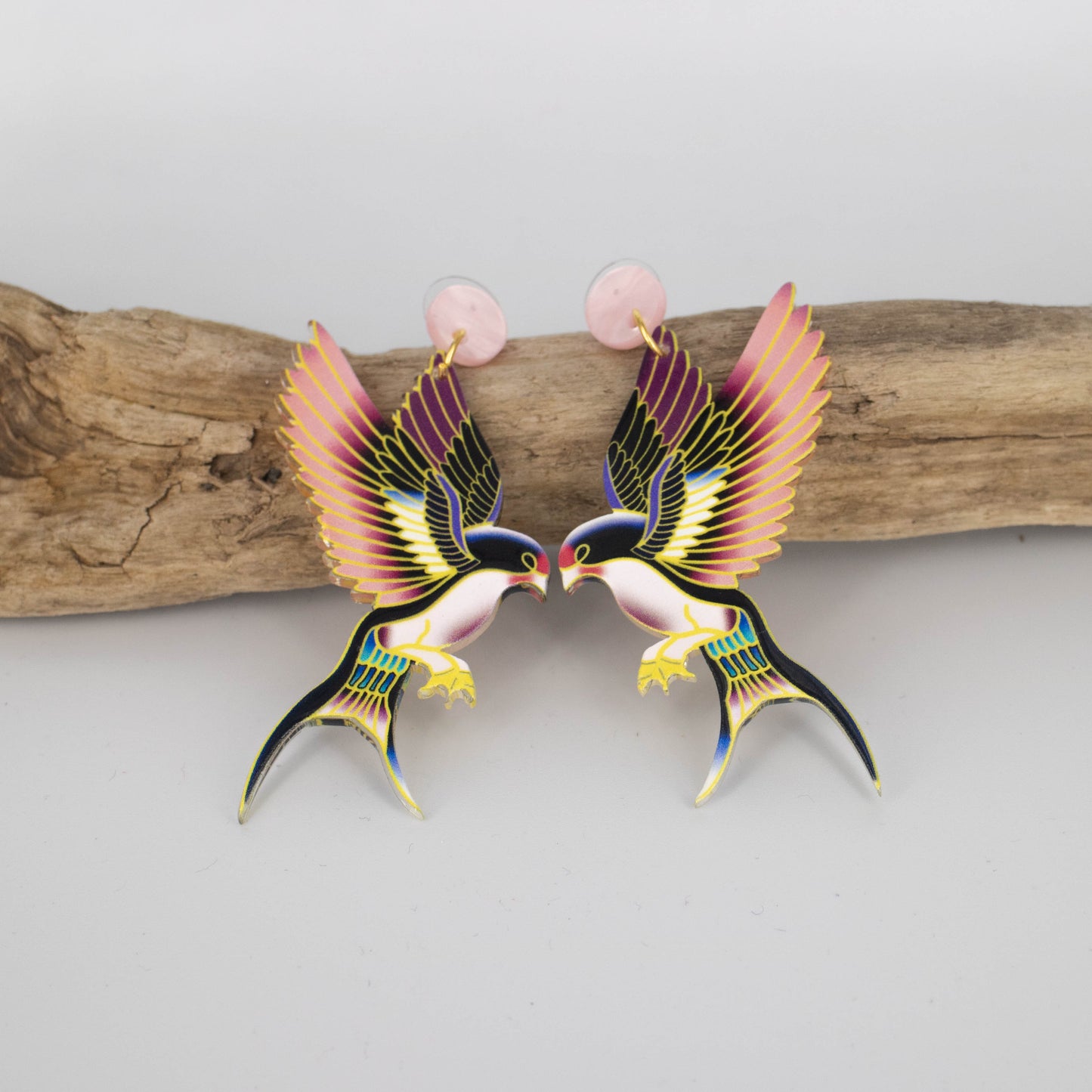 Aros Panchhi – Diseño de Pájaro en Acrílico Multicolor
