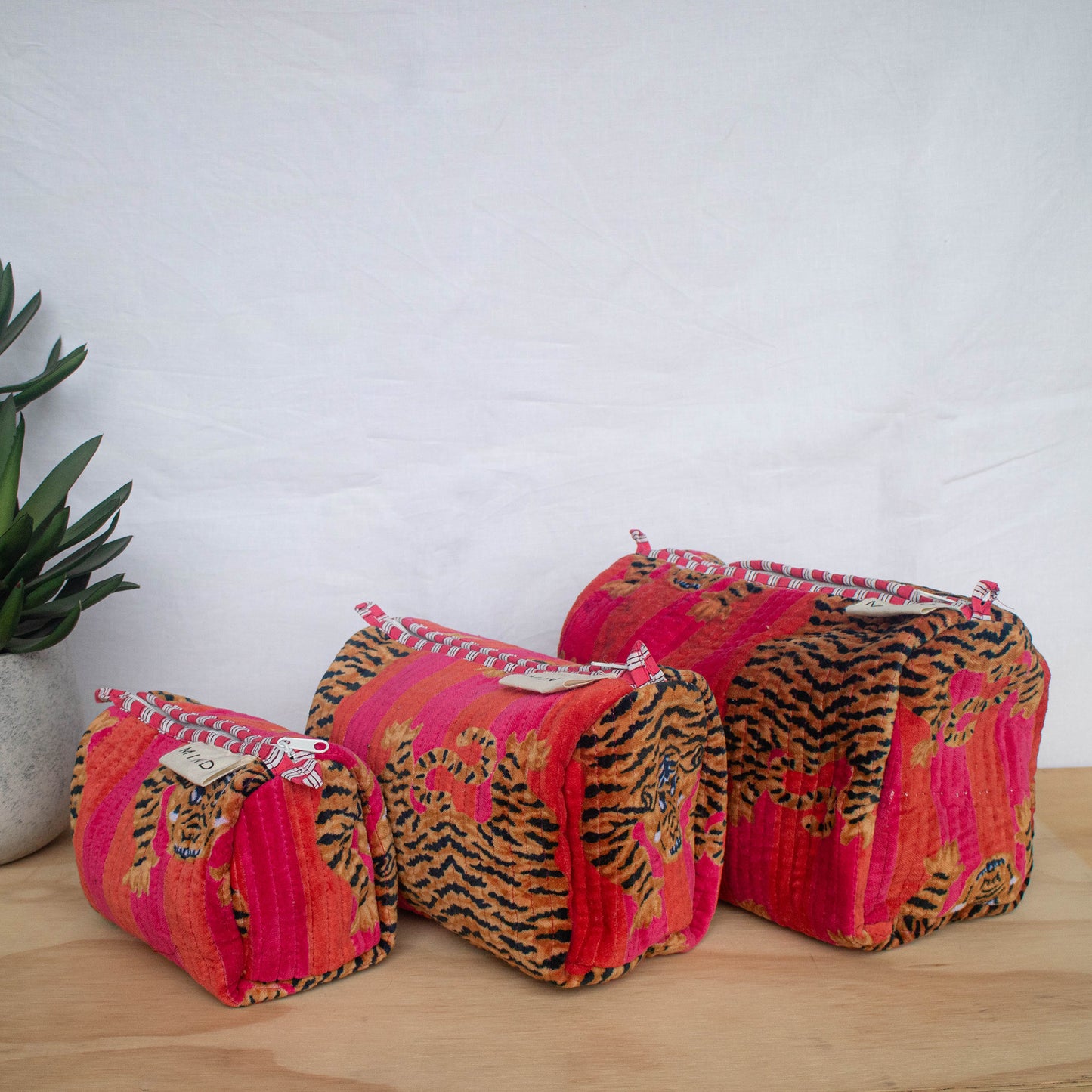 NECESER TIGRE VELVET #1