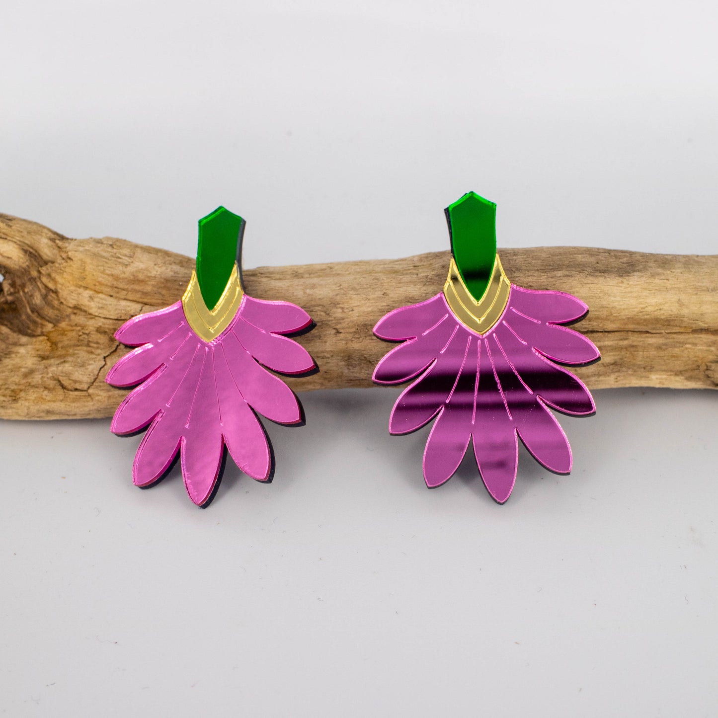 Aros Petalia – Rosa Espejado con Detalles Orgánicos en Verde y Dorado