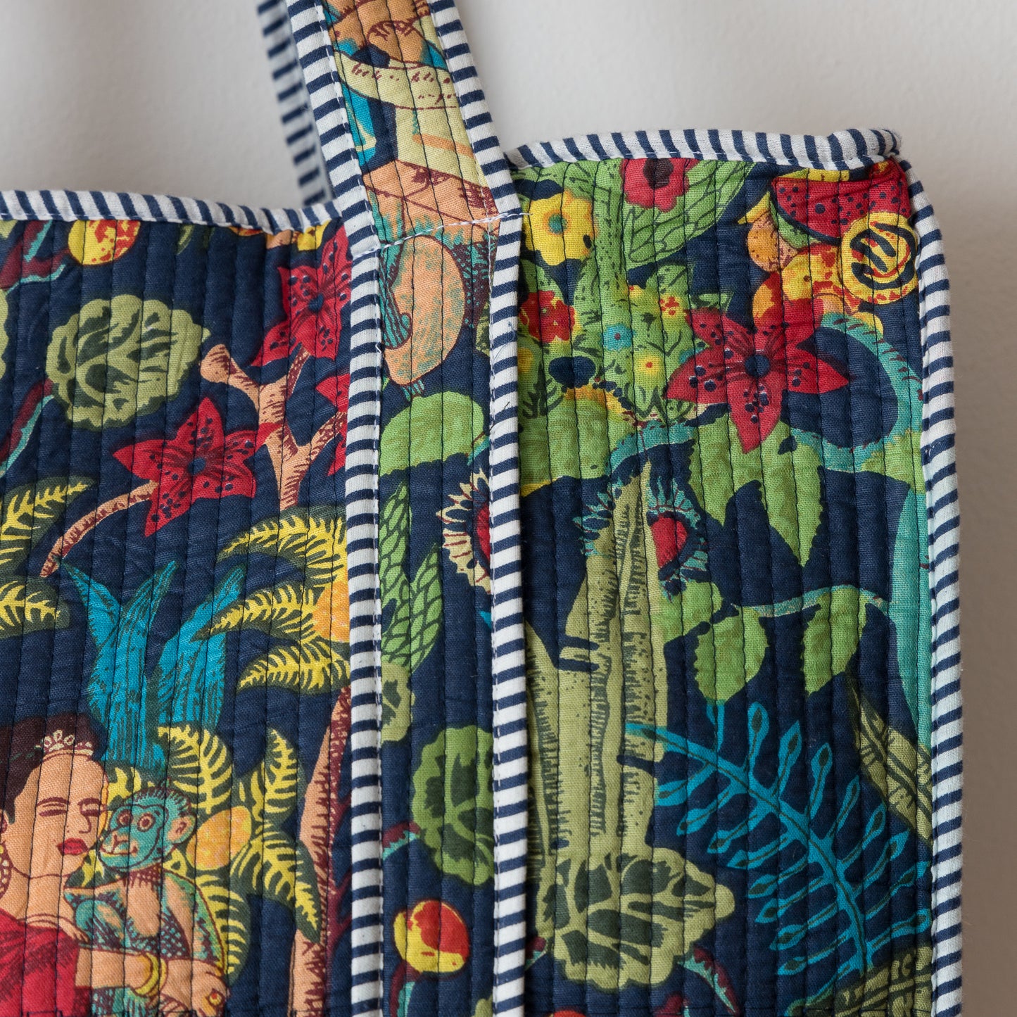 Tote Frida Azul con Cierre – Hecho a Mano en India con Algodón Orgánico y Estampado de Frida