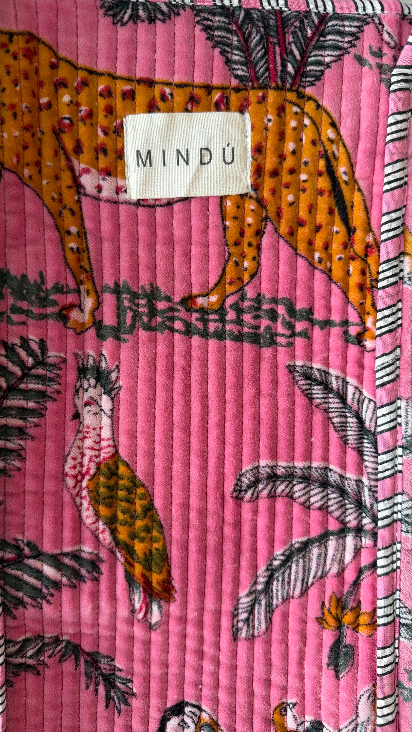 Tote Selva Rosa Velvet con Cierre | Mindú