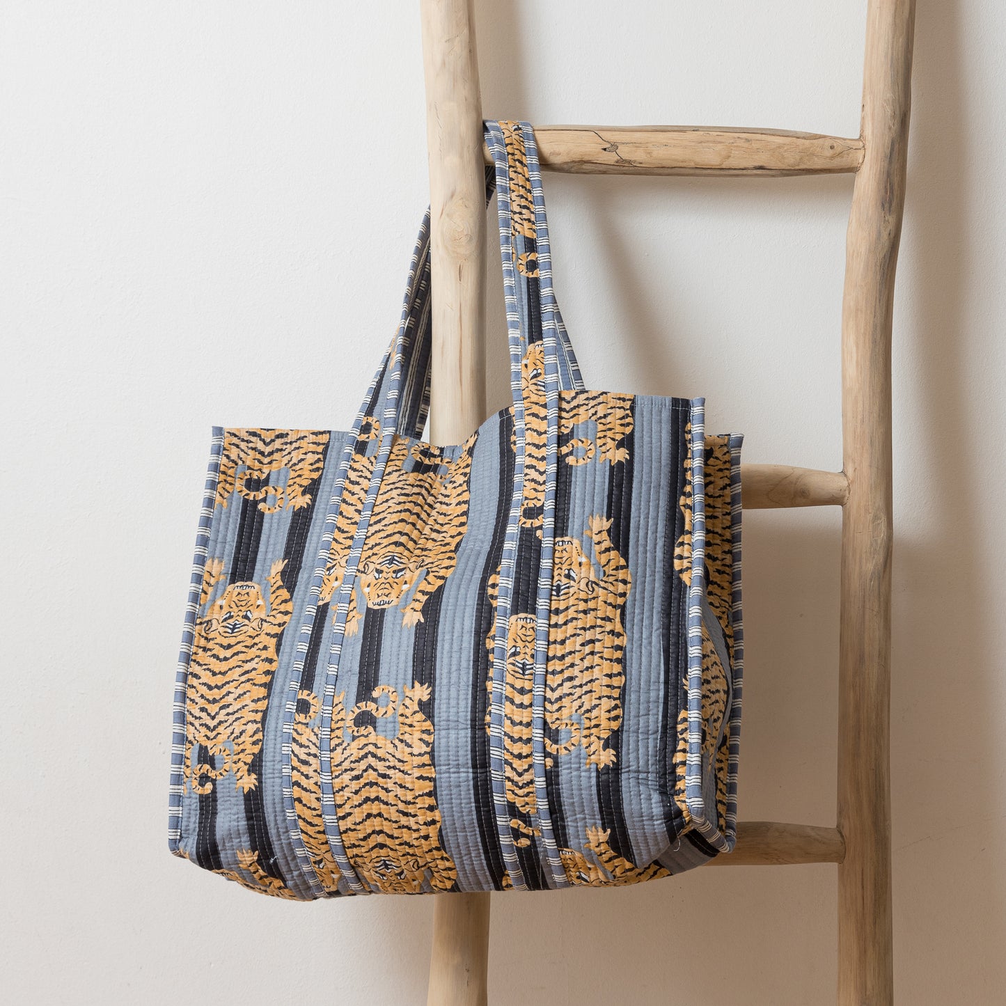 TOTE TIGRE NEGRO/CELESTE