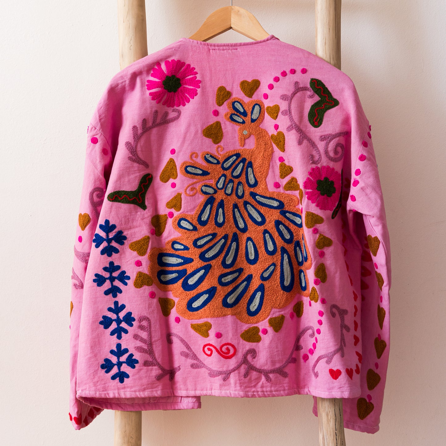 CHAQUETA TANGI  BORDADA ROSA