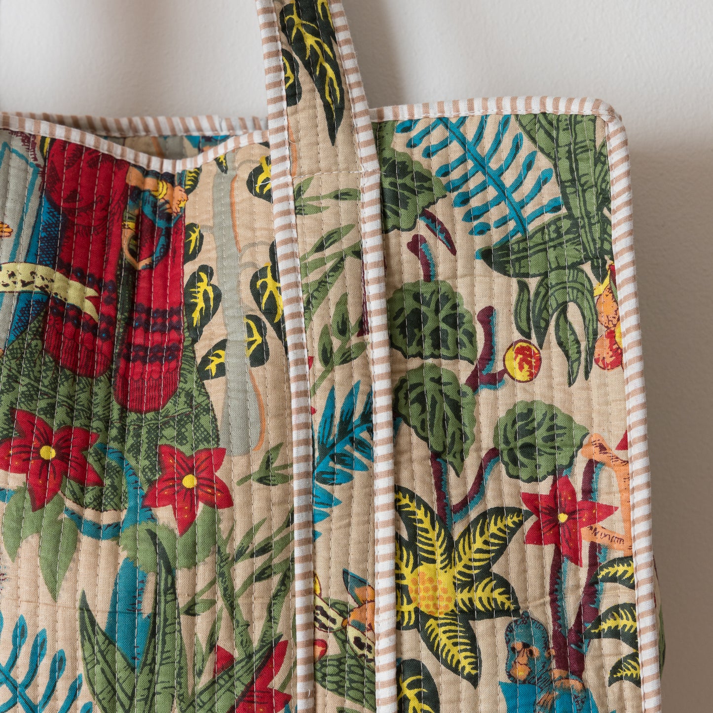 TOTE FRIDA BEIGE CON CIERRE