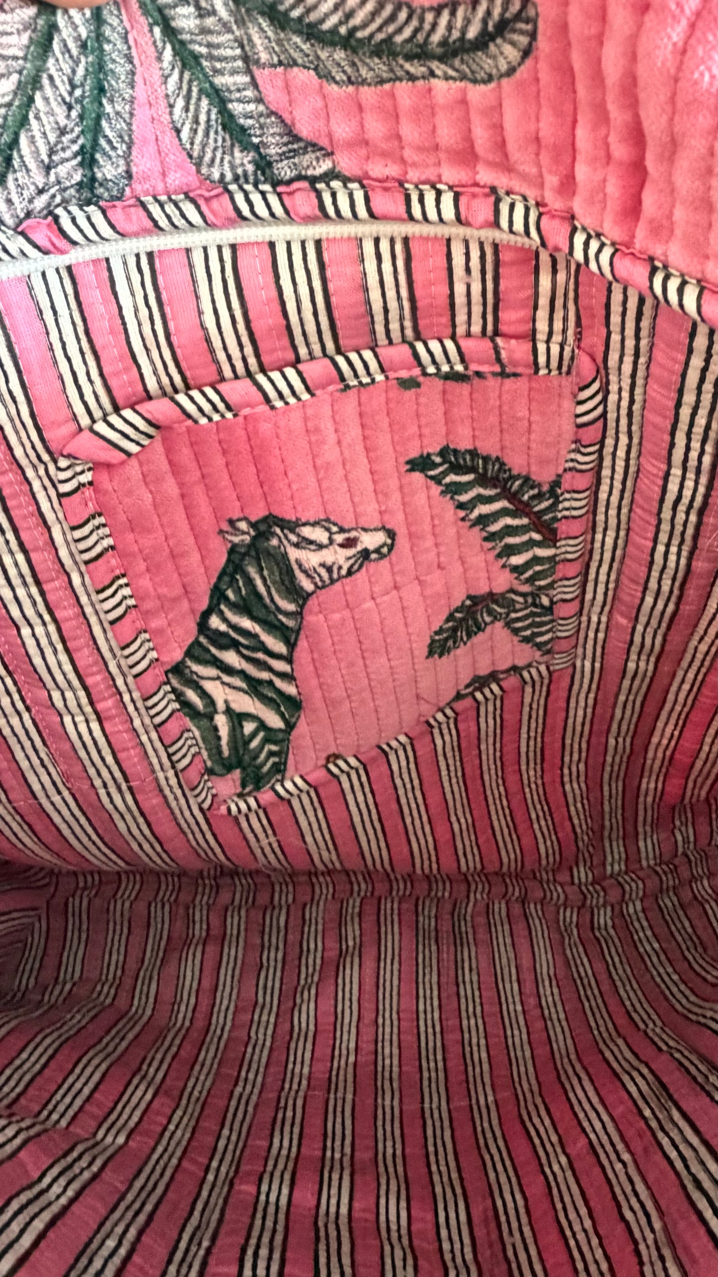 Tote Selva Rosa Velvet con Cierre | Mindú