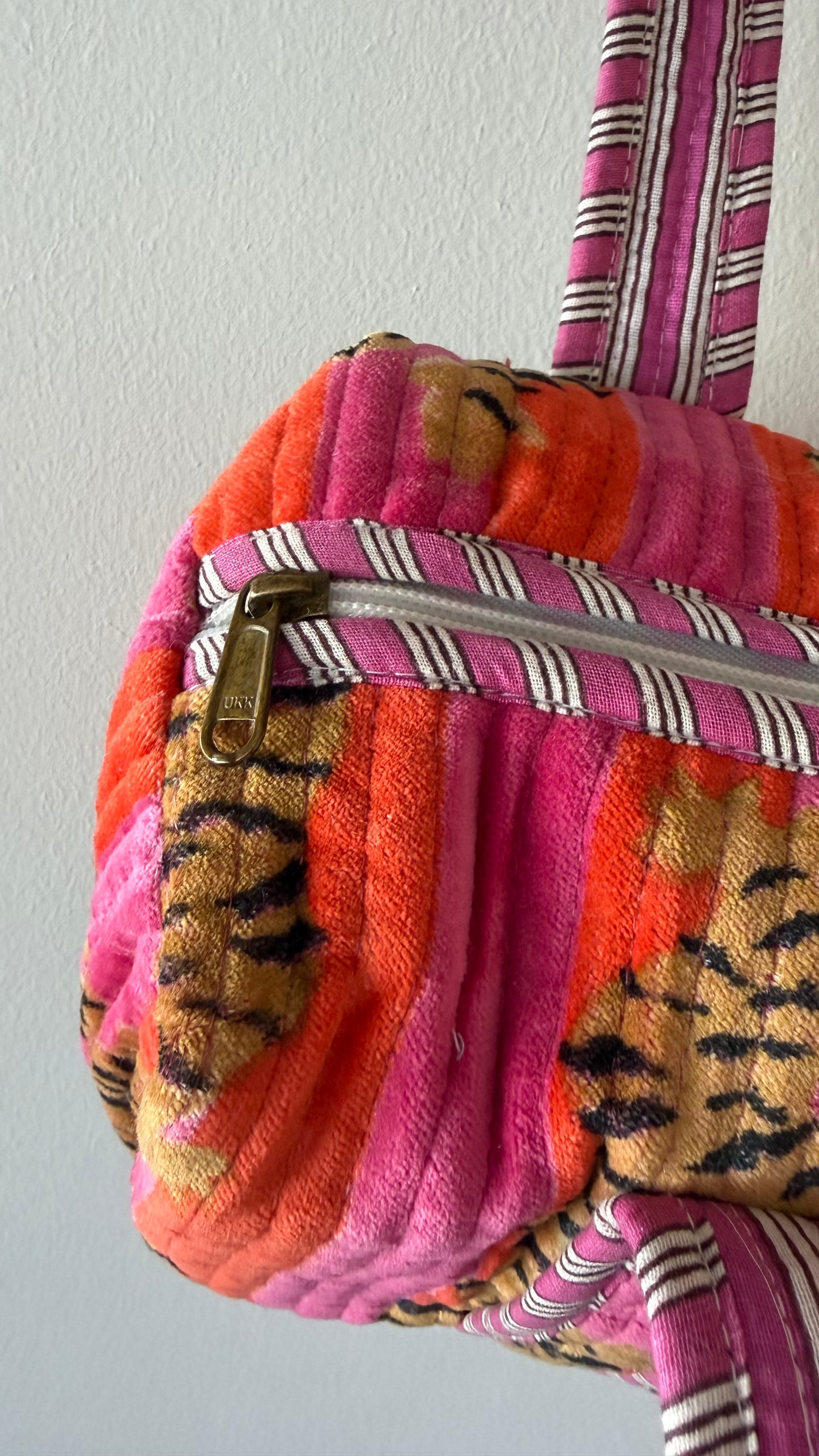 Bolso de Maquillaje Tigre Fucsia/Rojo Velvet | Mindú